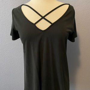 Black cross front t-shirt size small
